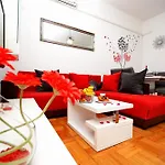 Miranda Apartments